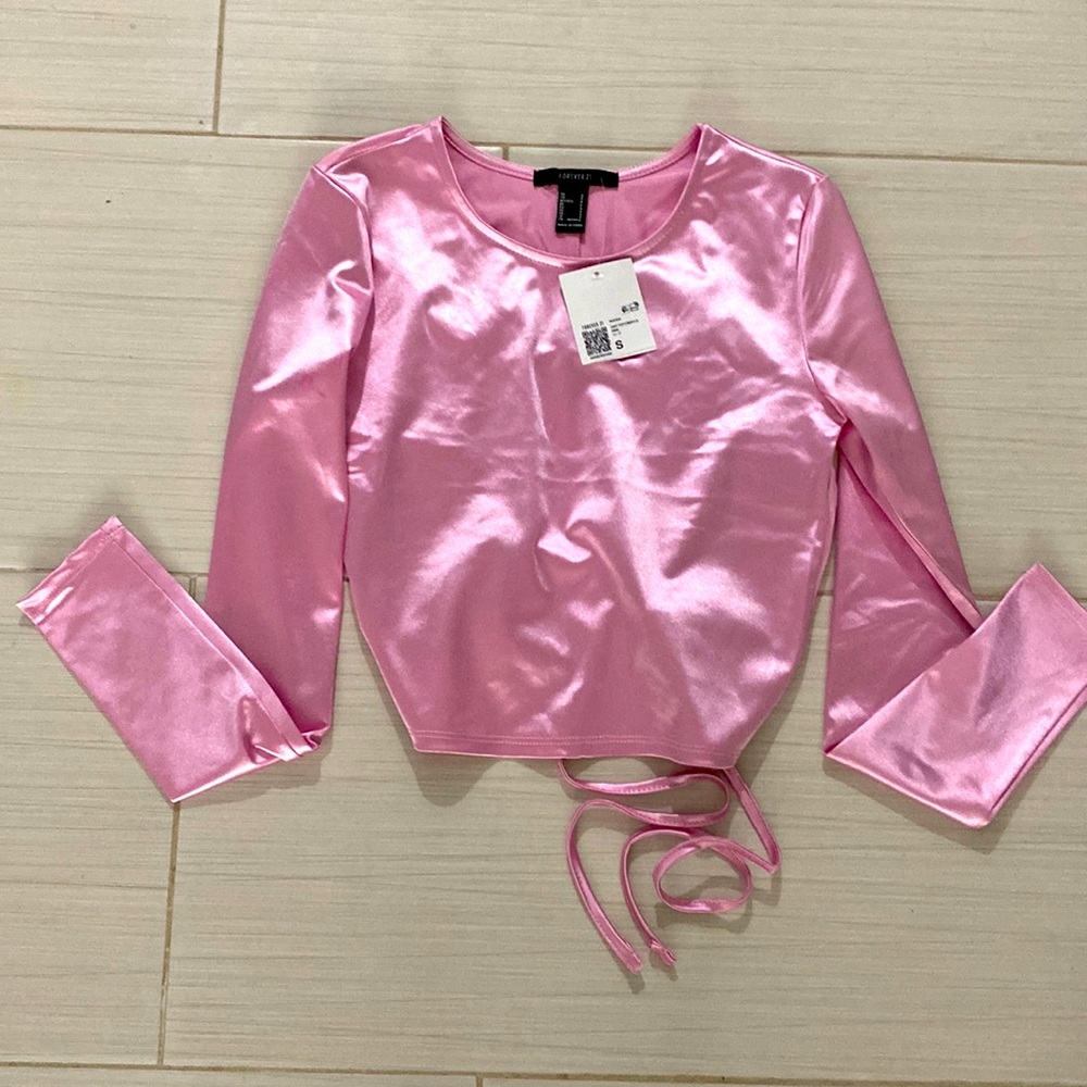 *SOLD* NWT crop top